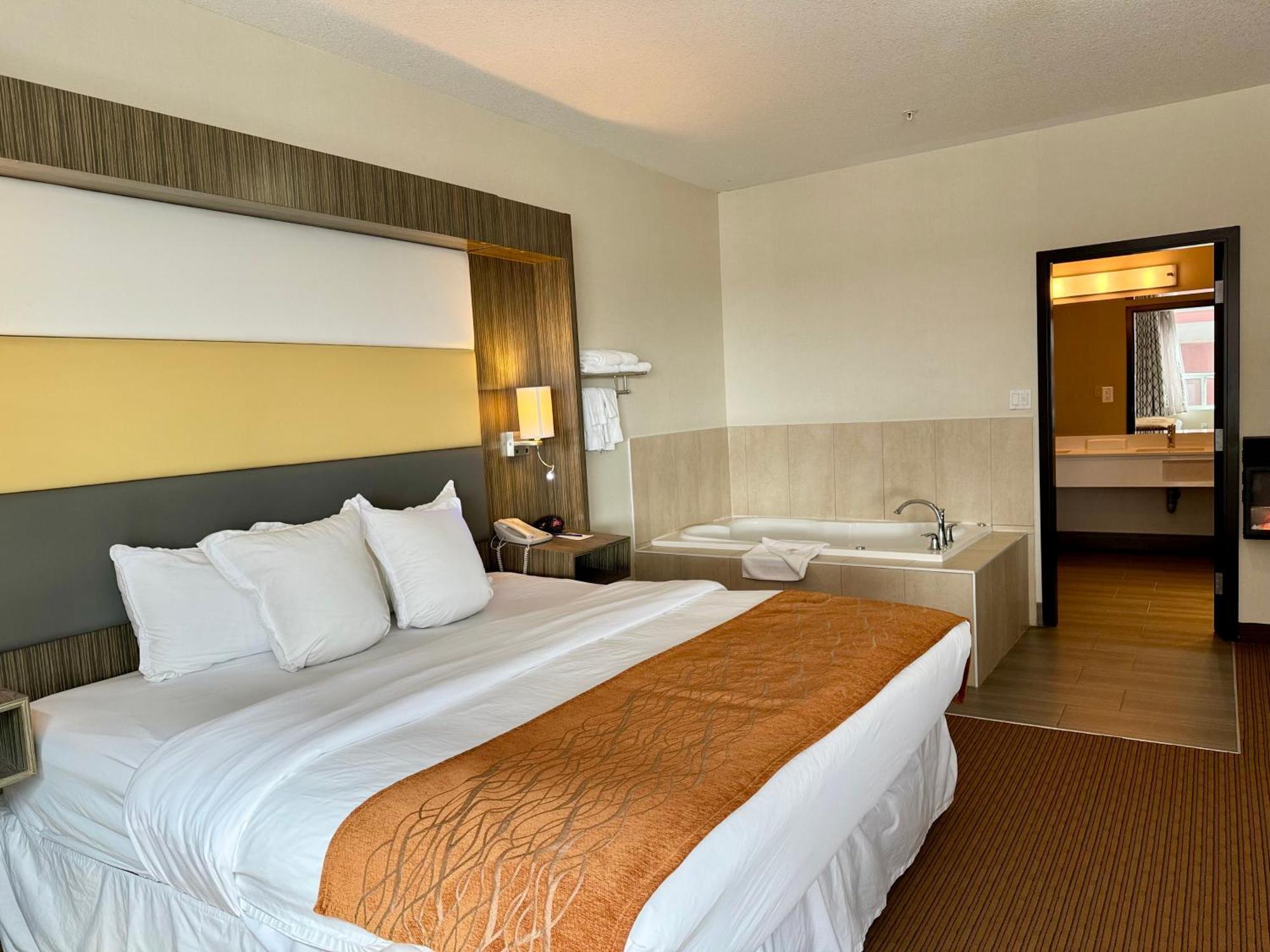 Southfort Inn Fort Saskatchewan Eksteriør billede
