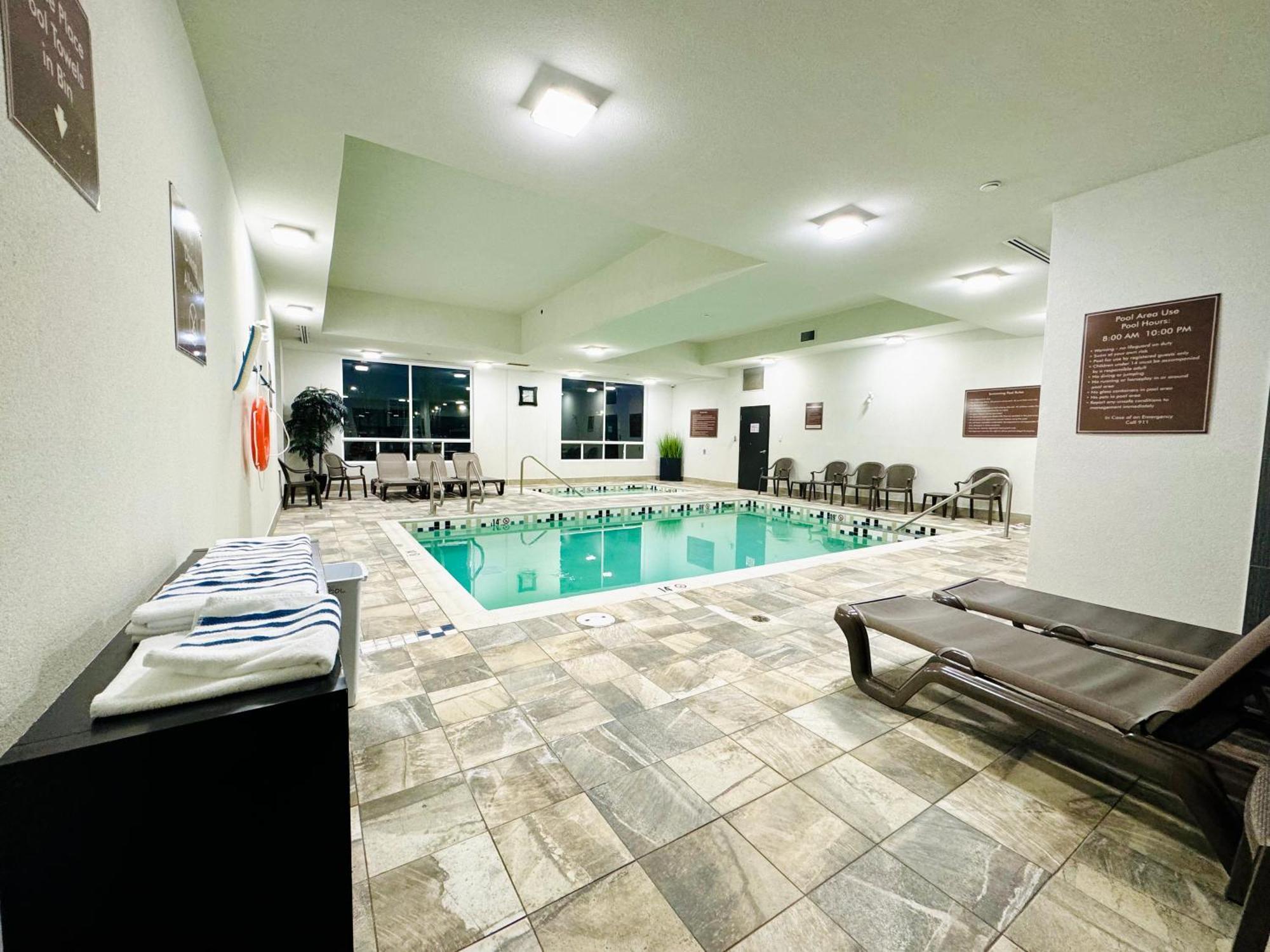 Southfort Inn Fort Saskatchewan Eksteriør billede