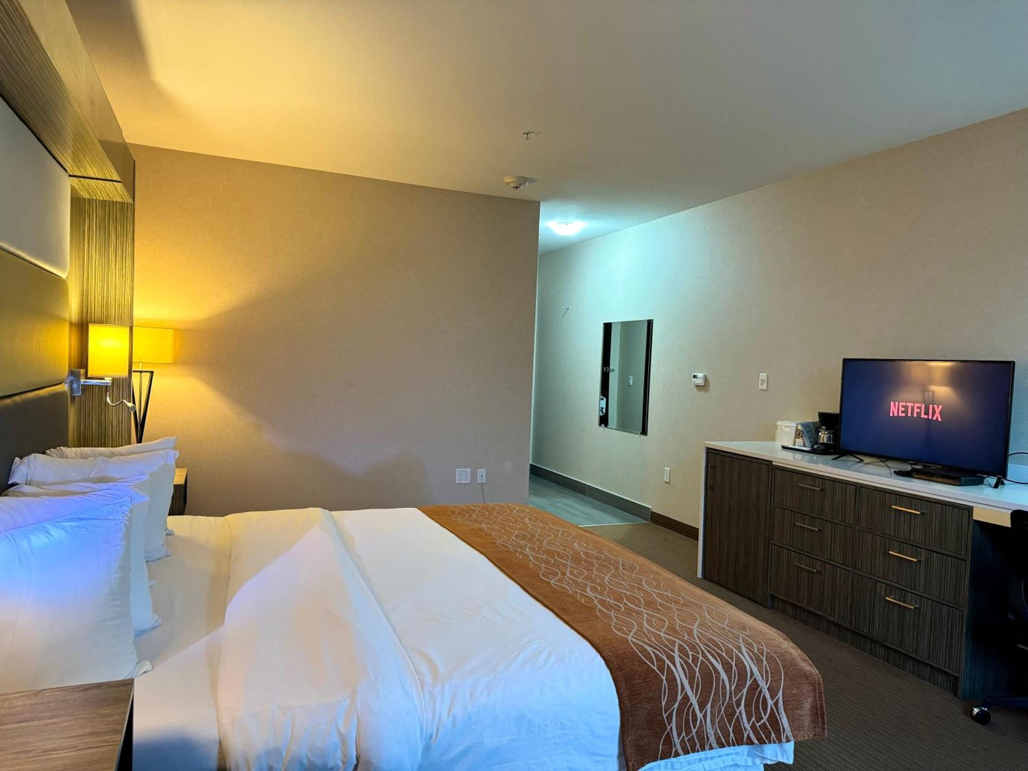 Southfort Inn Fort Saskatchewan Eksteriør billede