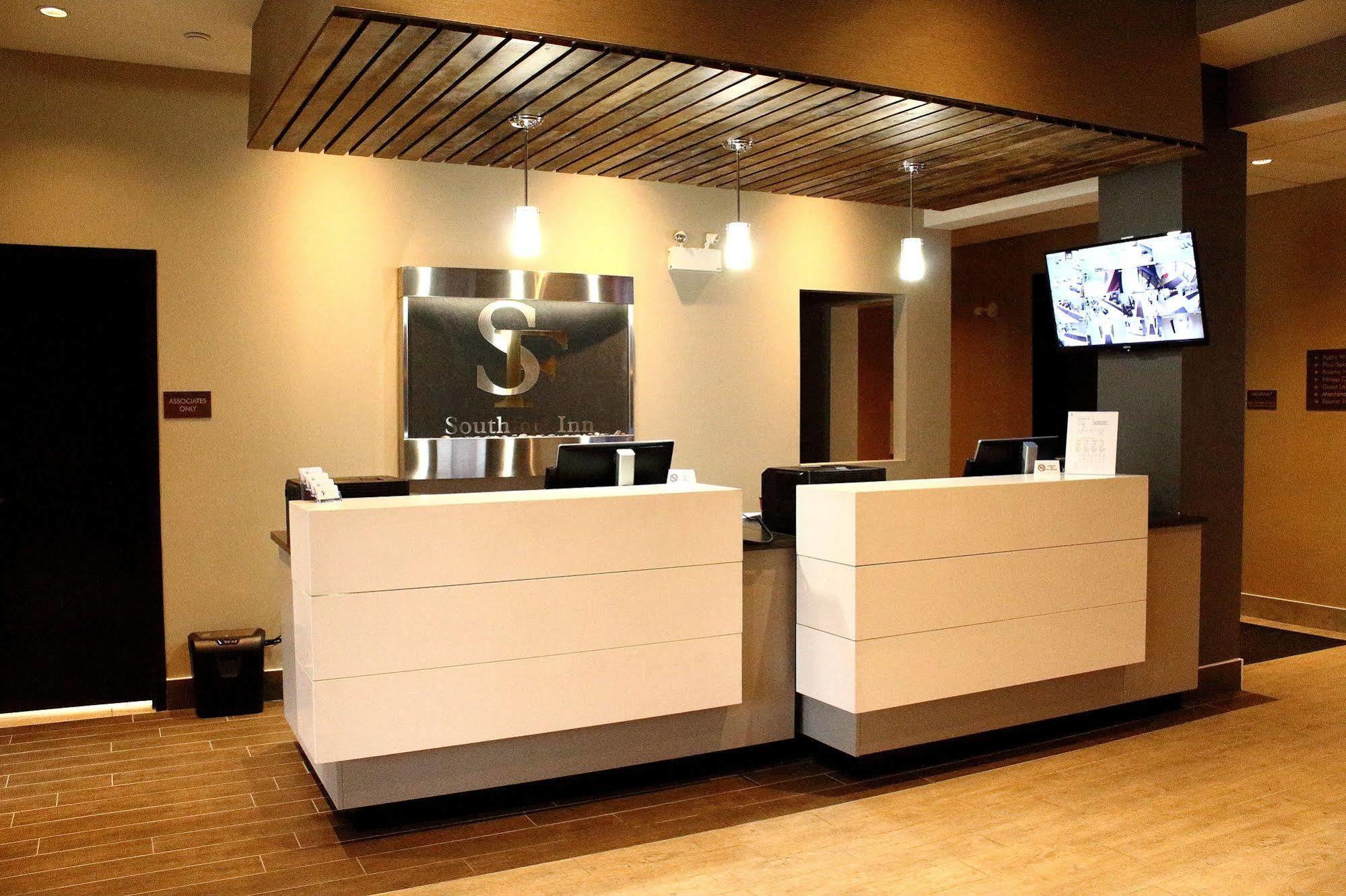 Southfort Inn Fort Saskatchewan Eksteriør billede